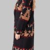 kelly reilly yellowstone s05 black printed coat 03 1